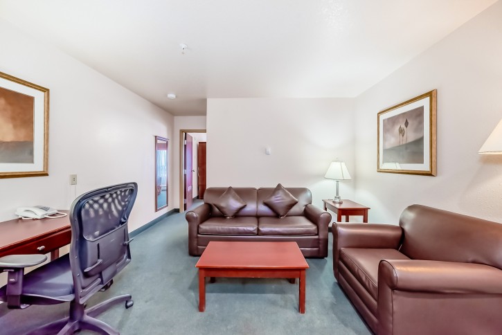 grande cache inn & suites executive business suite queen with pullout