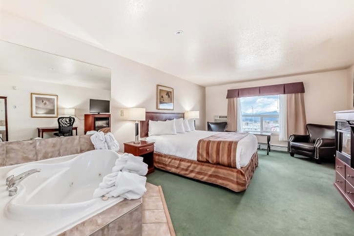 grande cache inn & suites king jacuzzi executive room