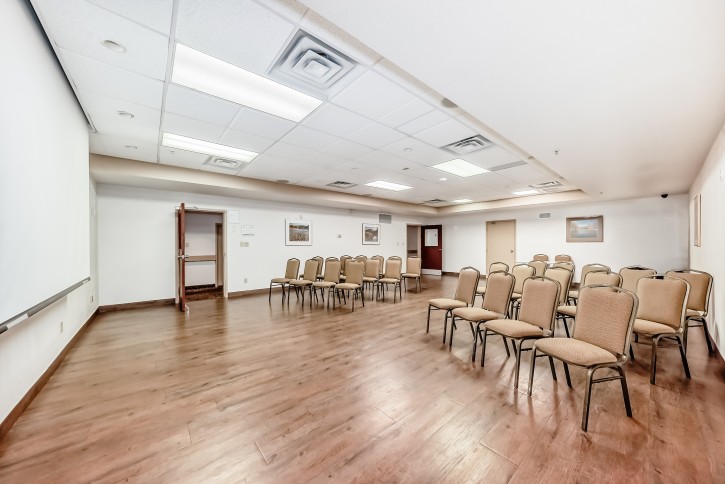 grande cache inn & suites mount hamel room